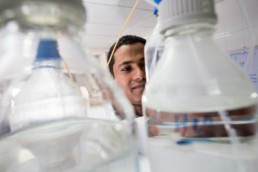 analysis of water quality at Salhayier central laboratory of Quena WWWC headquarter © GIZ/Jan Bosch