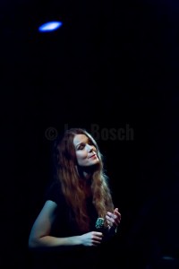 Die norwegische Sängerin Kari Rueslåtten bei einem Konzert im Kulturladen KFZ in Marburg. © Jan Bosch