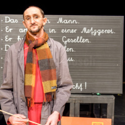 Der Schauspieler Karlheinz Schmitt des Hessischen Landestheater Marburg bei einer Aufführung des Monodram 