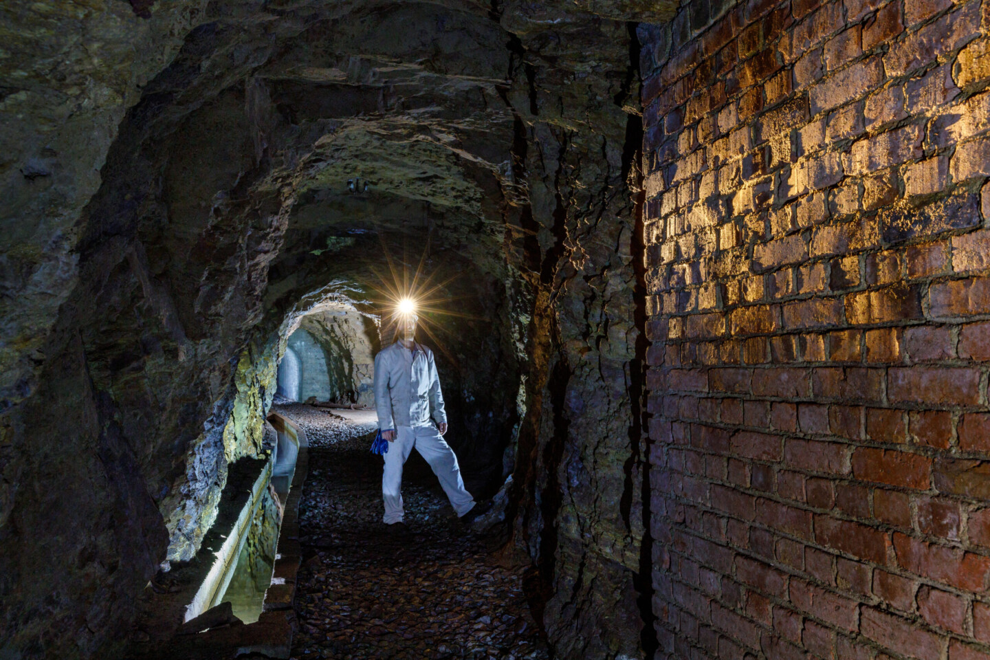 Das Besucherbergwerk Grube Fortuna in Solms-Oberbiel war eine der vielen Gruben im Lahn-Dill-Gebiet. Hier wurde Eisenerz in Form von Roteisenstein und Brauneisenstein abgebaut. Die Grube Fortuna ist ein GeoInformationszentrum im Nationalen GEOPARK Westerwald-Lahn-Taunus, Ankerpunkt der Europäischen Route der Industriekultur (ERIH) sowie Ankerpunkt der Industriekultur Mittelhessen. © Jan Bosch© Jan Bosch